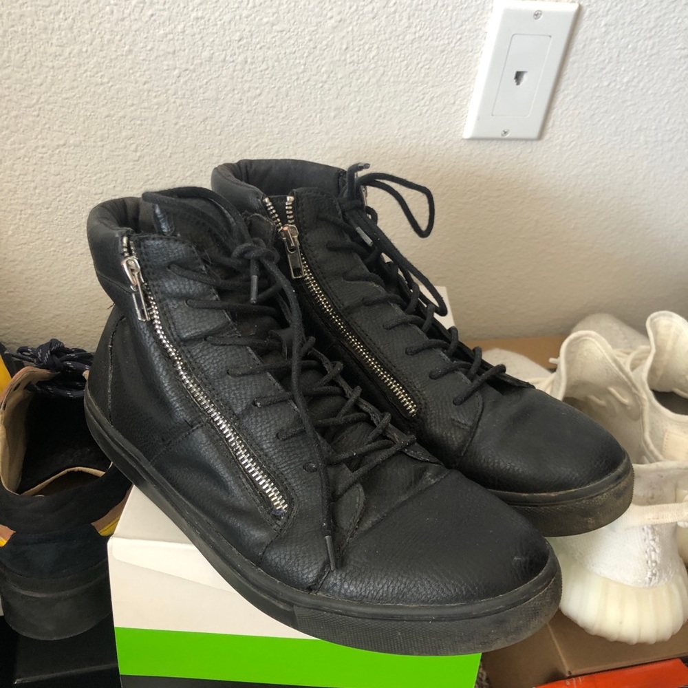 21 Men Sneakers